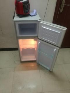 98升小冰箱个人使用完美附带电饭煲电磁炉